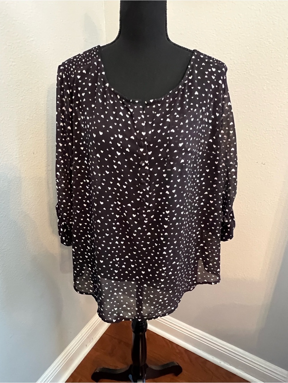 Torrid Black and White Heart Button-Down Blouse -Size 2 (18/20)